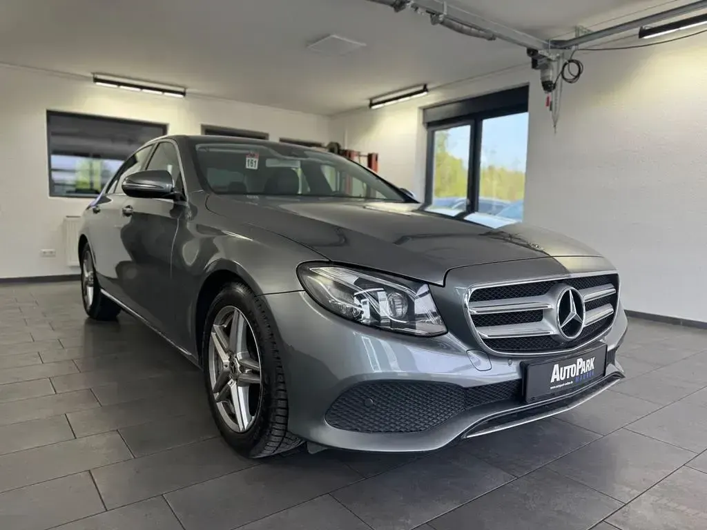 Gebraucht Mercedes E200 Avantgarde 184 PS (135 kW) 2017 Grau Limousine