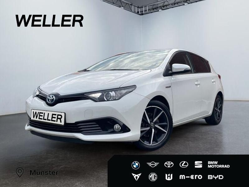 Weiß Gebraucht 2018 Toyota Auris Hybrid Team Limousine | 14.490 € (Fairer Preis) - Bild 1/3