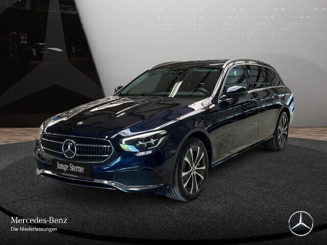 Blau Gebraucht 2022 Mercedes E300 Kombi | 35.490 € (Superpreis) - Bild 1/4