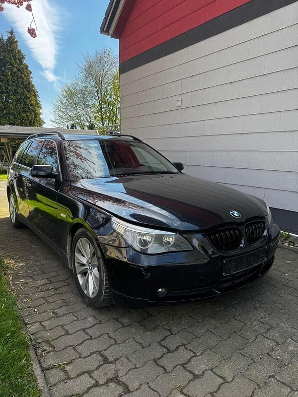 Second-hand BMW 523 2006 Negru Break