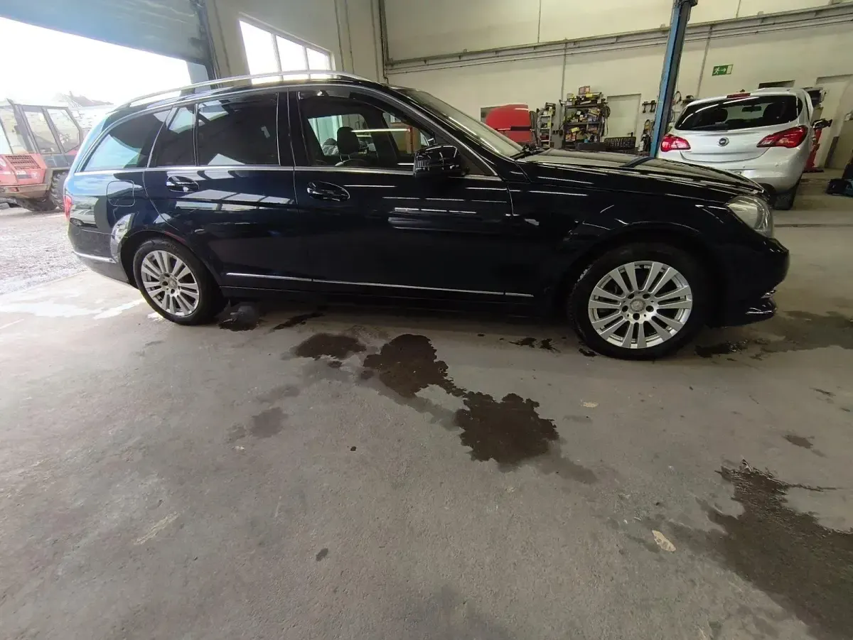 Gebraucht Mercedes C220 170 PS (125 kW) 2013 Blau Kombi