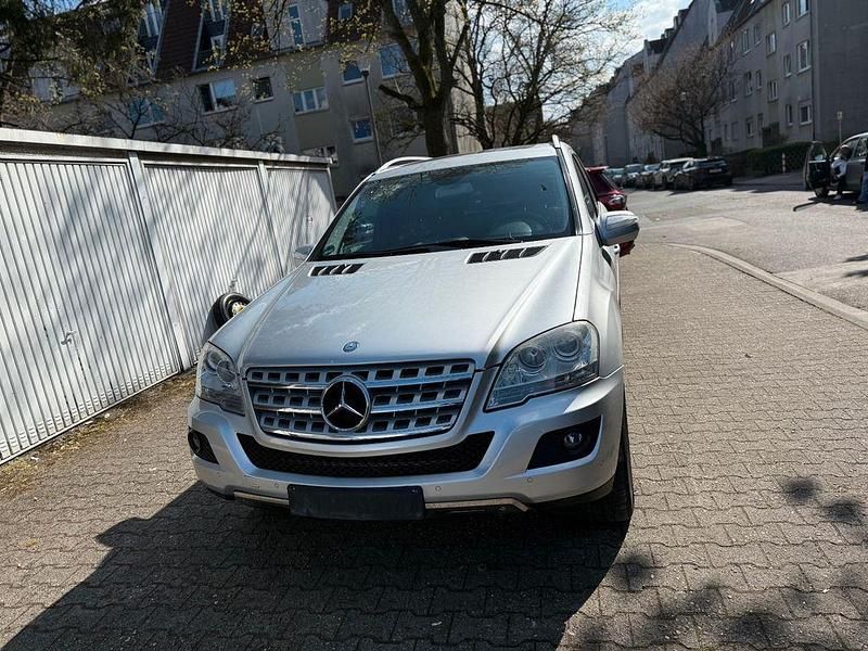 Gebraucht Mercedes ML280 Sport 190 PS (139 kW) 2008 Silber SUV