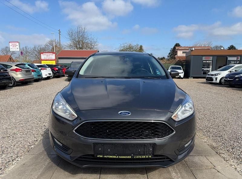 Gebraucht Ford Focus Business Edition 125 PS (91 kW) 2016 Grau Kombi