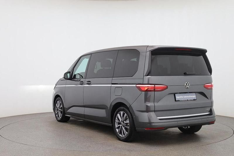 Gebraucht VW Multivan Style 150 PS (110 kW) 2024 Grau Van / Kleinbus