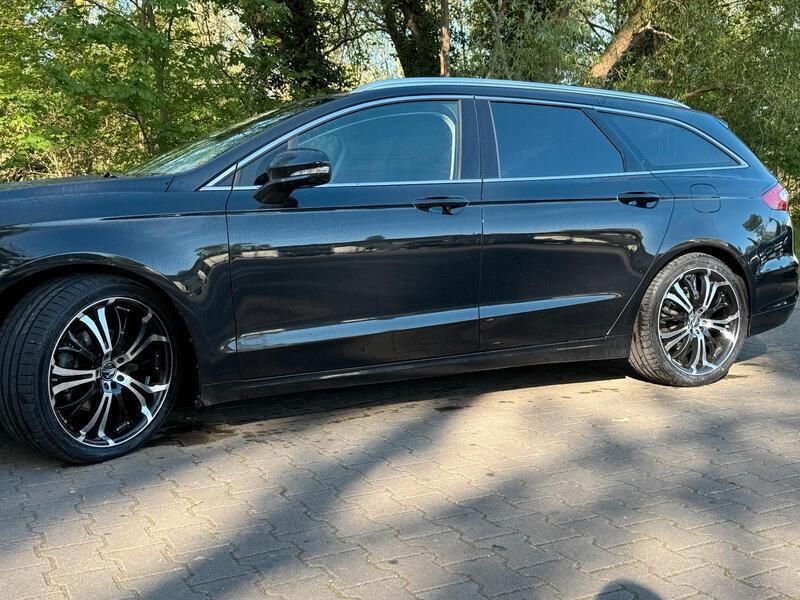 Schwarz Gebraucht 2015 Ford Mondeo Titanium Limousine | 13.000 € (Fairer Preis) - Bild 1/4