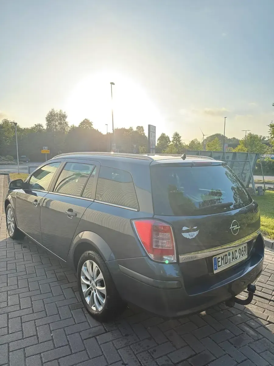 Gebraucht Opel Astra 110 PS (80 kW) 2009 Blau Kombi