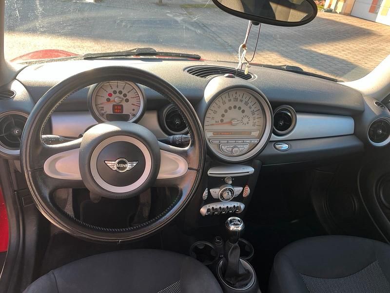 Gebraucht Mini ONE 95 PS (69 kW) 2007 Rot Kleinwagen