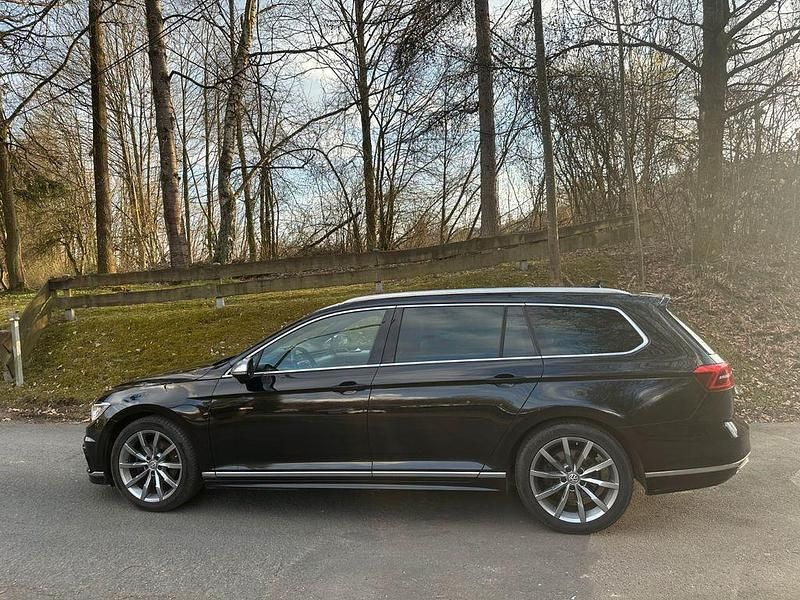 Gebraucht VW Passat Highline 190 PS (139 kW) 2017 Schwarz Kombi