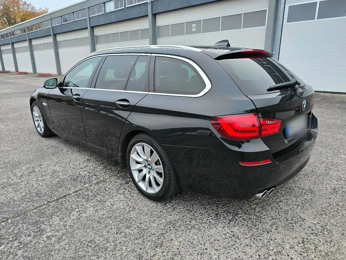 Usata BMW 520 184 CV (135 kW) 2012 Nero Station wagon