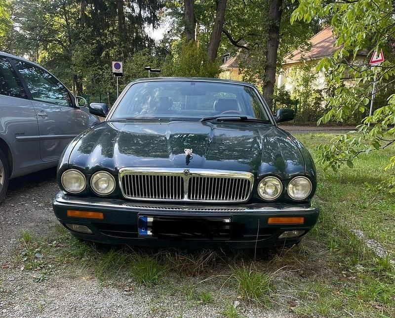 Grün Gebraucht 1997 Jaguar XJ6 Executive Limousine | 3.900 € (Superpreis) - Bild 1/4