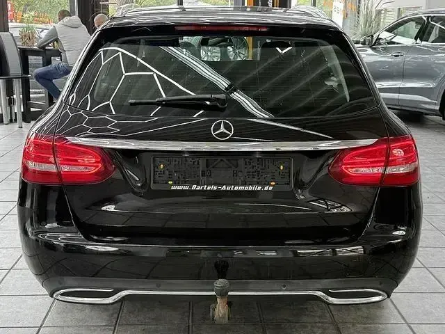 Gebraucht Mercedes C180 Avantgarde 156 PS (114 kW) 2015 Obsidianschwarz  metalliclack Kombi