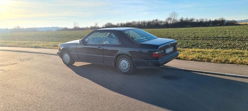 Gebraucht Mercedes 230 136 PS (100 kW) 1991 Blau Coupé