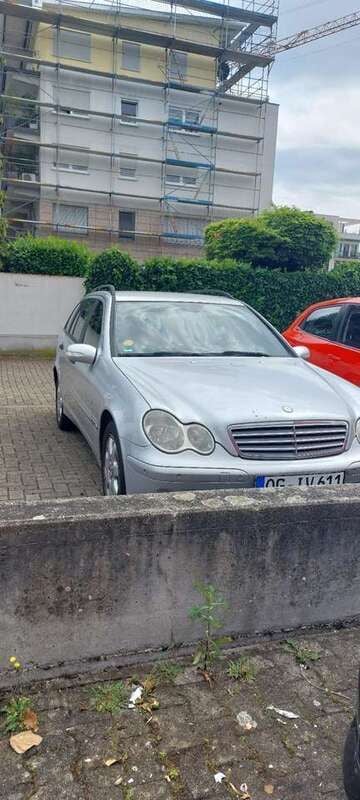 Grau Gebraucht 2005 Mercedes C220 Kombi | 1.900 € (Fairer Preis) - Bild 1/4