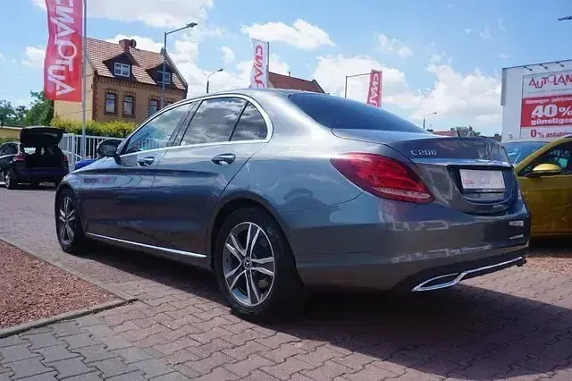 Gebraucht Mercedes C200 Avantgarde 184 PS (135 kW) 2018 Grau Limousine