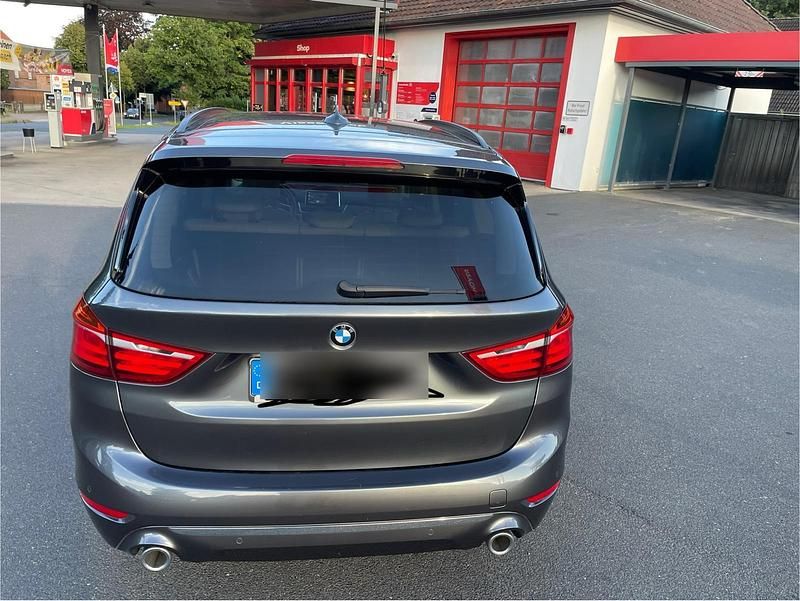 Gebraucht BMW 218 Luxury Line 150 PS (110 kW) 2018 Grau Van / Kleinbus