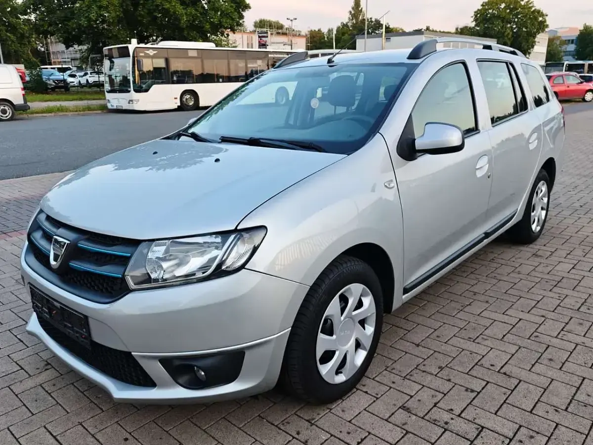 Gebraucht Dacia Logan Lauréate 75 PS (55 kW) 2015 Platingrau Kombi