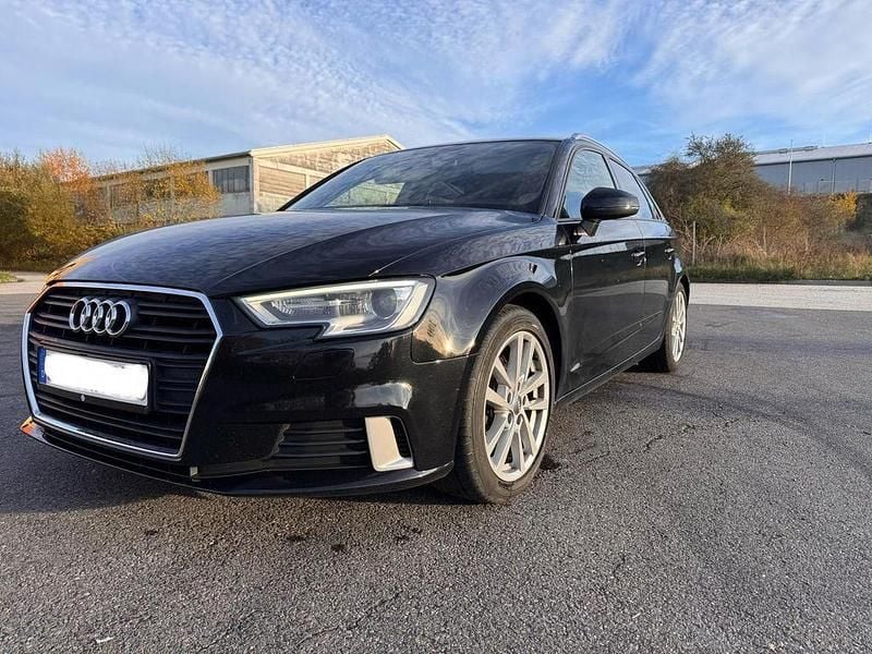 Schwarz Gebraucht 2019 Audi A3 Sport Limousine | 14.900 € (Superpreis) - Bild 1/4