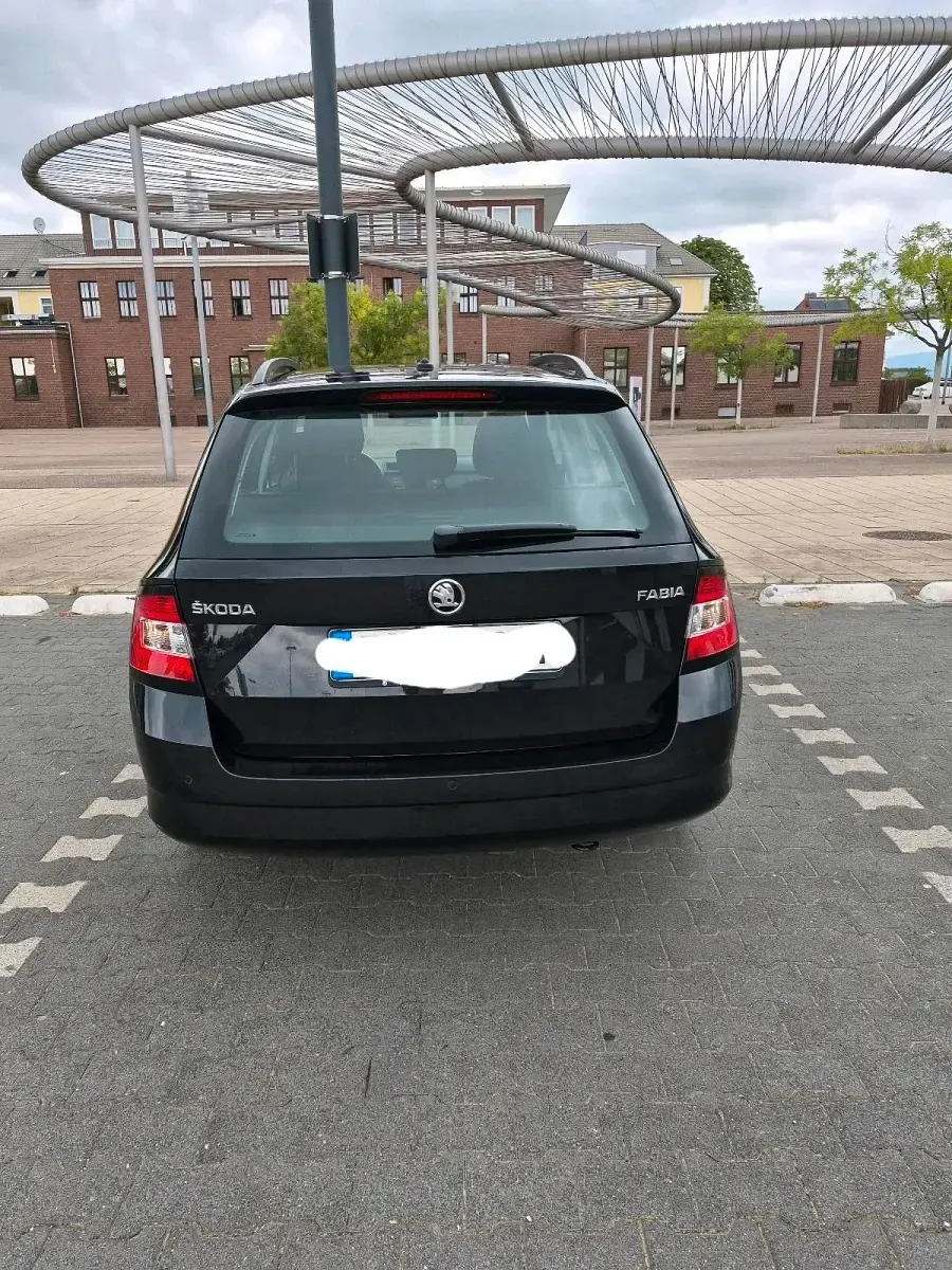 Gebraucht Skoda Fabia 75 PS (55 kW) 2018 Schwarz Kombi