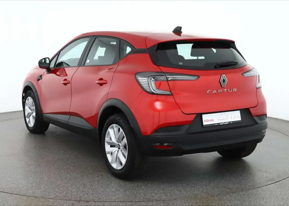 Używany Renault Captur Evolution 158 KM (116 kW) 2024 Czerwony SUV