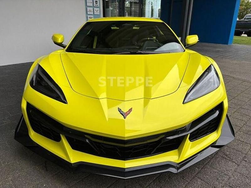 Neu Corvette Z06 646 PS (475 kW) 2025 Accelerate yellow met. Cabrio