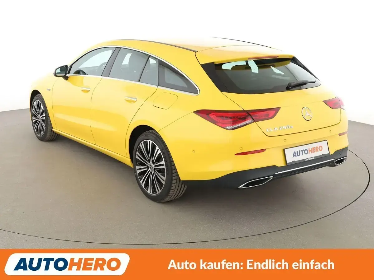 Gebraucht Mercedes CLA250e Shooting Brake Progressive 218 PS (160 kW) 2020 Gelb Kombi