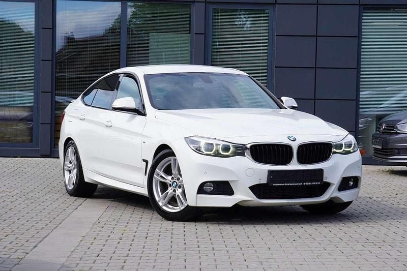 Alpinweiss iii Gebraucht 2017 BMW 318 M Sport Limousine | 12.490 € (Guter Preis) - Bild 1/4