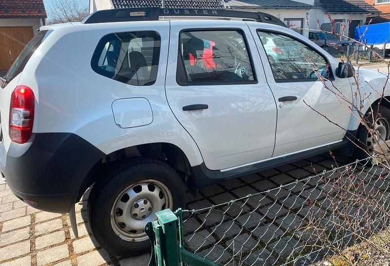 Gebraucht Dacia Duster 105 PS (77 kW) 2015 Weiß SUV