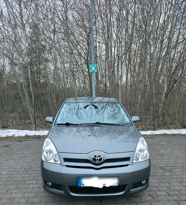 Gebraucht Toyota Corolla Verso 177 PS (130 kW) 2006 Braun Van / Kleinbus
