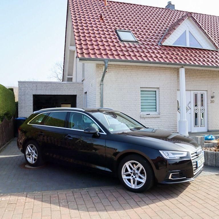 Gebraucht Audi A4 Comfort 150 PS (110 kW) 2017 Schwarz Kombi