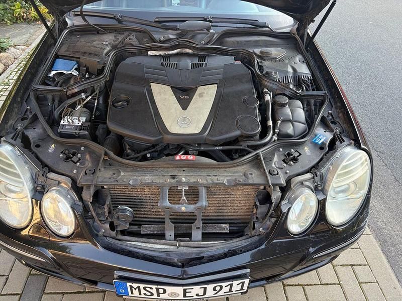 Gebraucht Mercedes E280 Avantgarde 190 PS (139 kW) 2006 Schwarz Limousine
