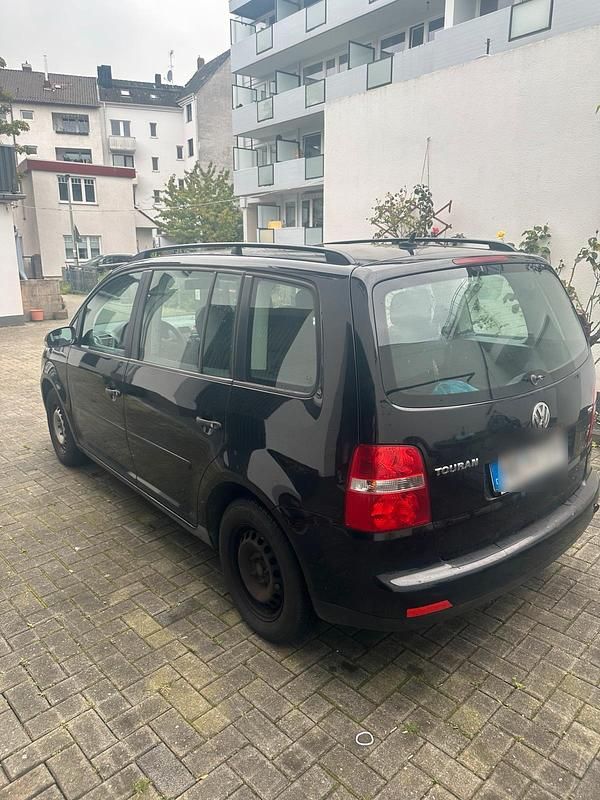Gebraucht VW Touran 106 PS (77 kW) 2005 Schwarz Van / Kleinbus