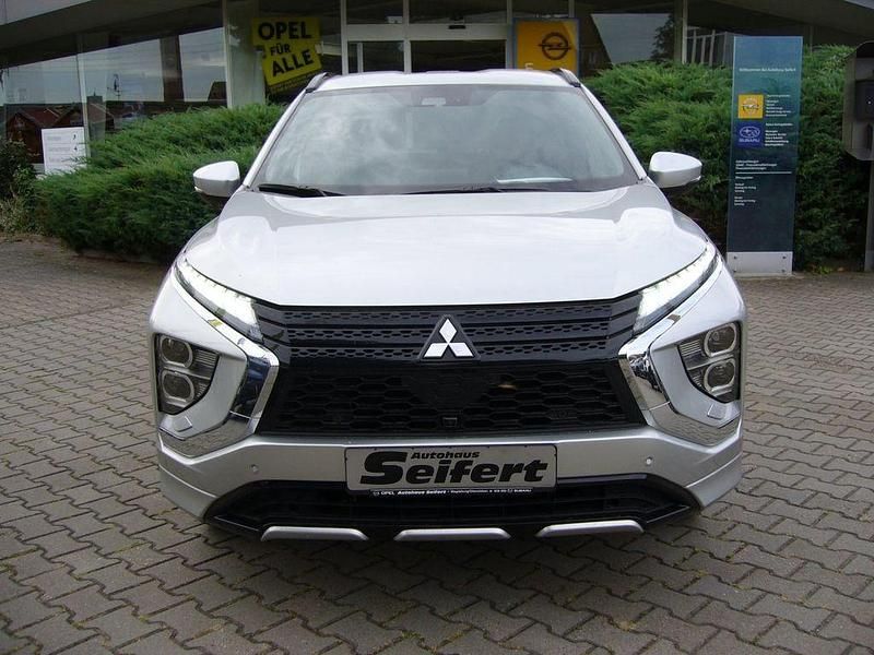 Gebraucht Mitsubishi Eclipse Cross Plus 188 PS (138 kW) 2022 Sterlingsilber SUV