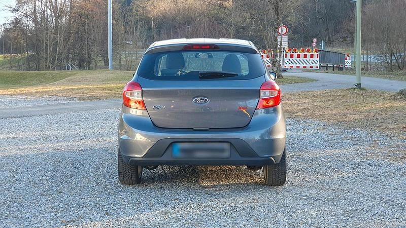Gebraucht Ford Ka Plus 86 PS (63 kW) 2016 Grau Kleinwagen