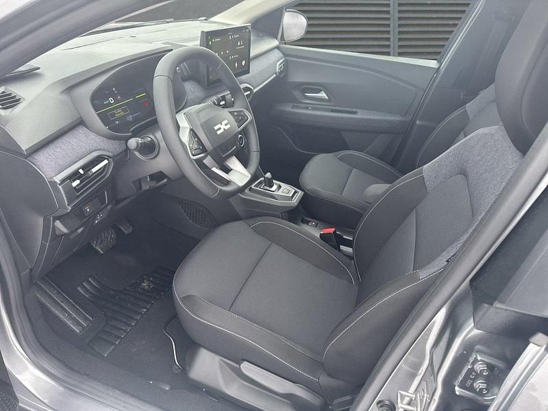 Neu Dacia Jogger Expression 158 PS (116 kW) 2025 Dolomitgrau Van / Kleinbus