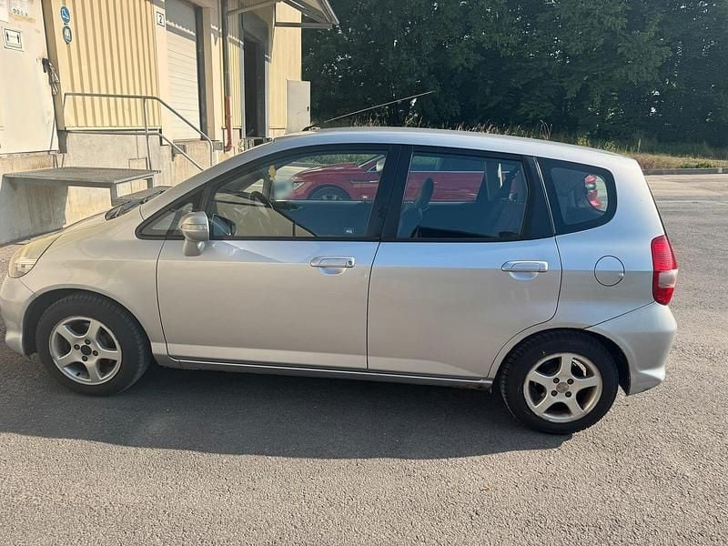 Gebraucht Honda Jazz 78 PS (57 kW) 2008 Silber Kleinwagen
