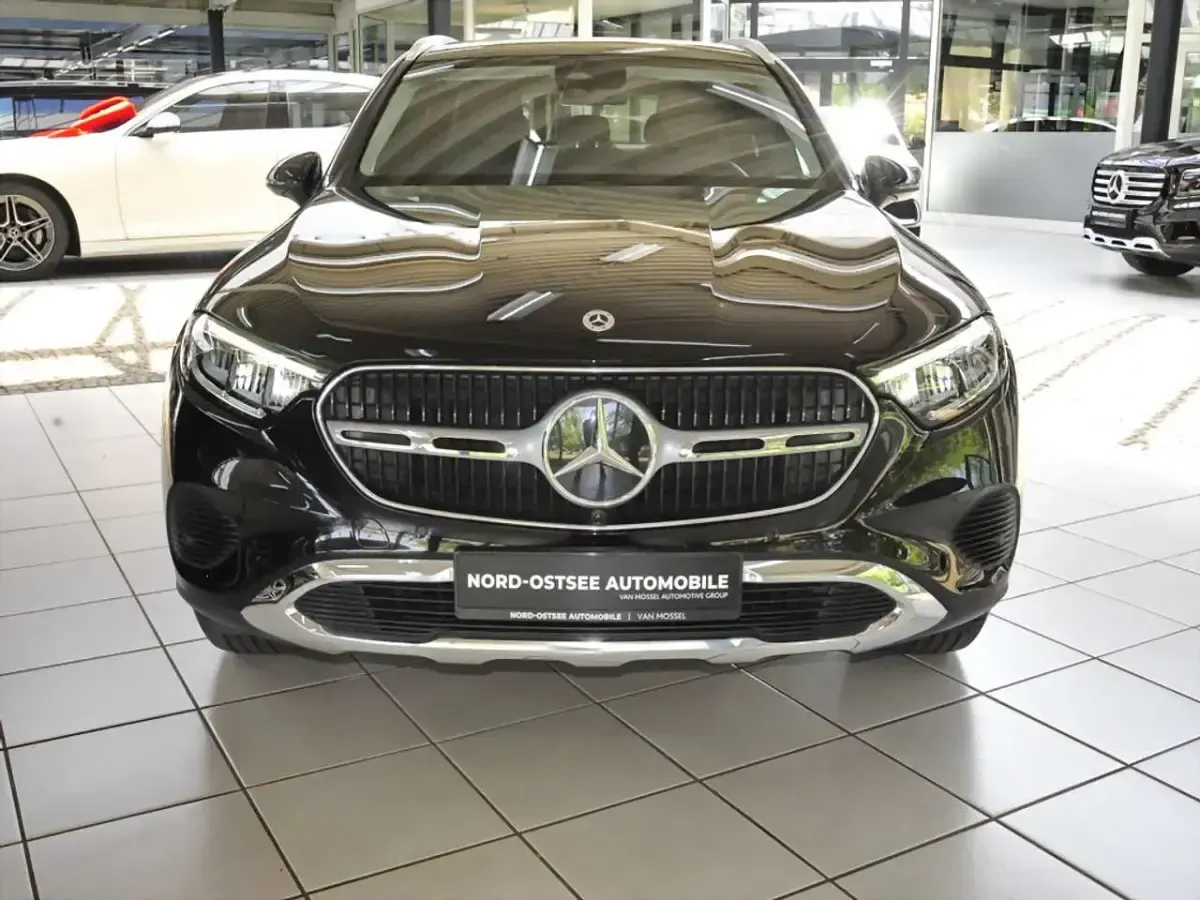 Gebraucht Mercedes GLC220 Avantgarde 197 PS (144 kW) 2023 Schwarz SUV
