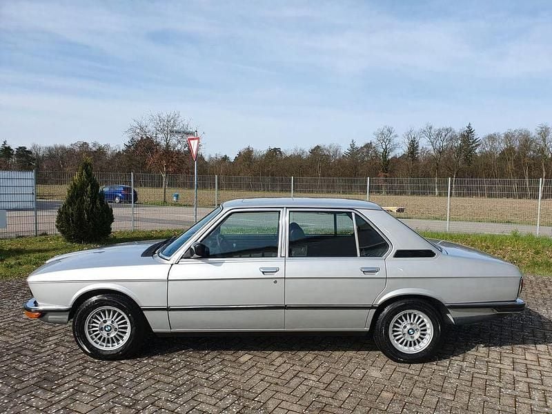 Gebraucht BMW 518 90 PS (66 kW) 1980 Limousine