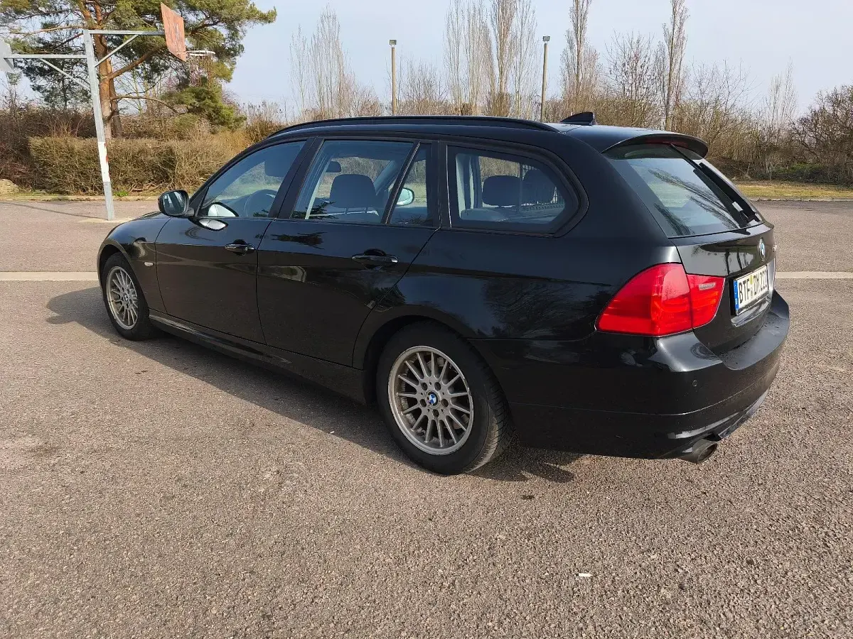 Second-hand BMW 320 184 CP (135 kW) 2011 Negru Break
