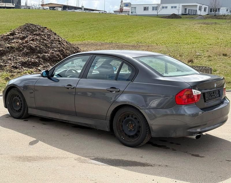 Gebraucht BMW 318 Advantage 143 PS (105 kW) 2008 Grau Limousine