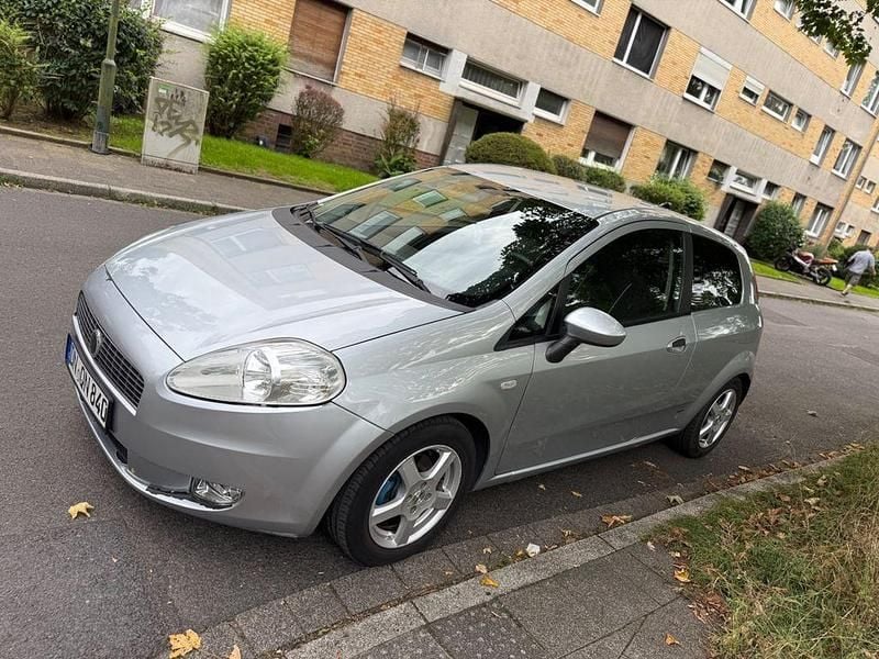 Silber Gebraucht 2005 Fiat Grande Punto Active Kleinwagen | 1.300 € (Fairer Preis) - Bild 1/4
