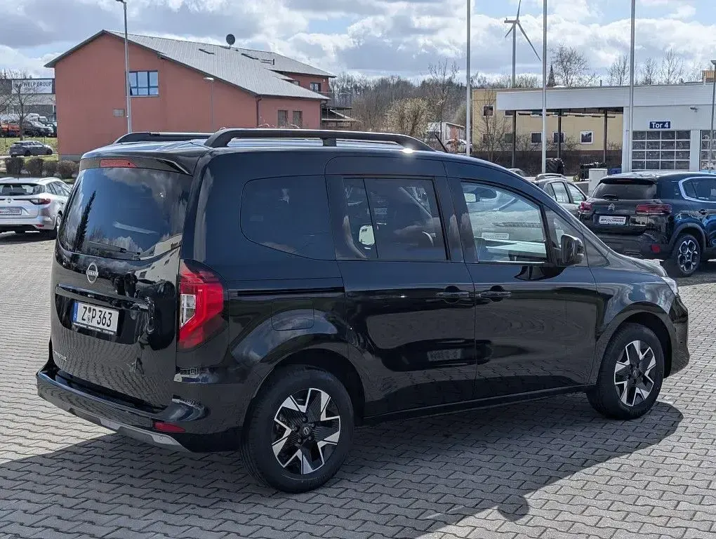Neu Nissan Townstar Tekna 131 PS (96 kW) 2025 Schwarz Kombi