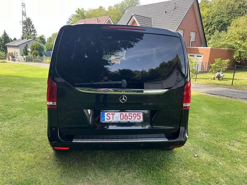 Gebraucht Mercedes V220 Edition 190 PS (139 kW) 2020 Obsidianschwarz metallic Van / Kleinbus