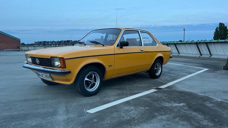 Gelb Gebraucht 1978 Opel Kadett S Limousine | 10.850 € - Bild 1/4