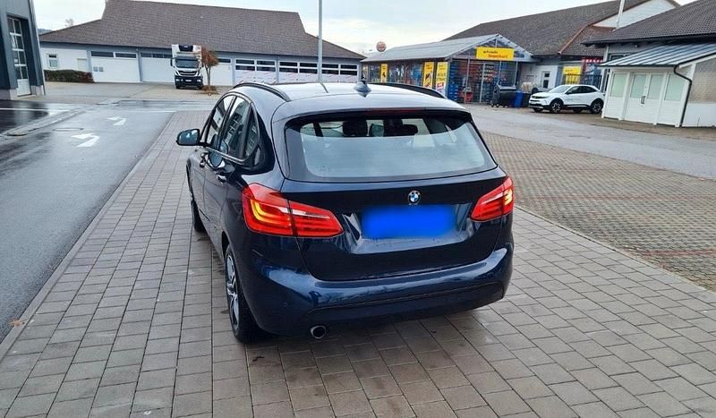 Gebraucht BMW 218 Active Tourer Efficient Dynamics 136 PS (100 kW) 2017 Blau Van / Kleinbus