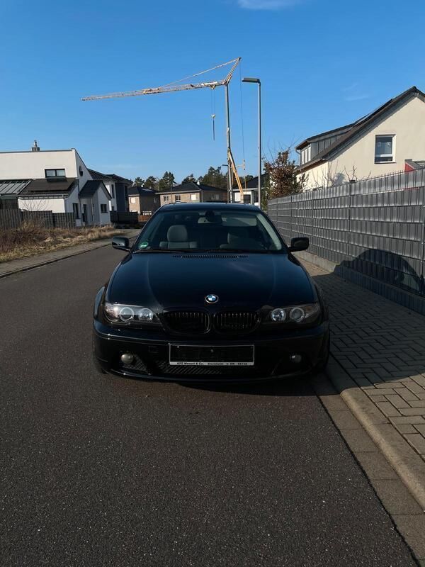 Schwarz Gebraucht 2004 BMW 318 Basis Coupé | 4.000 € (Fairer Preis) - Bild 1/4