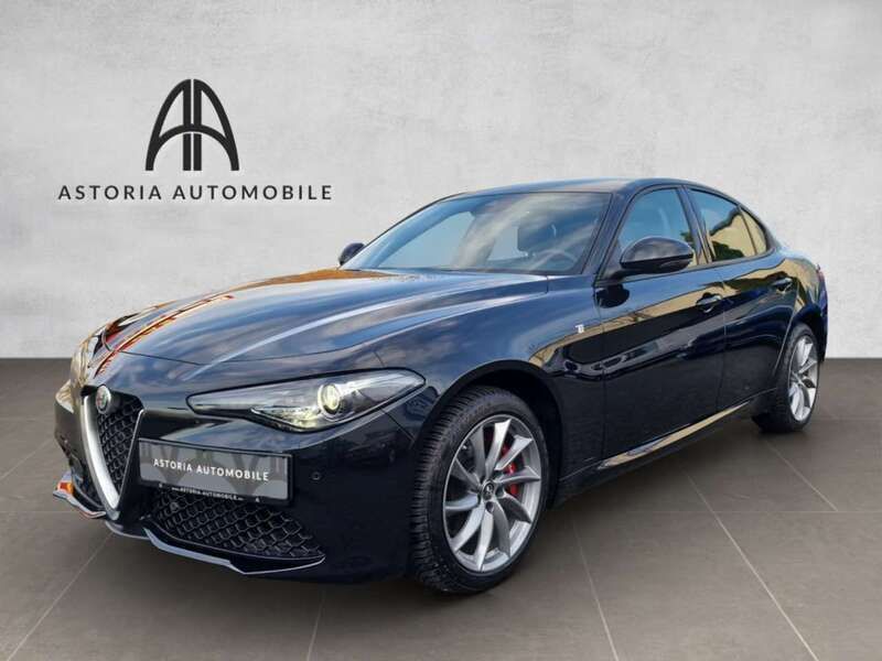 Nero Gebraucht 2023 Alfa Romeo Giulia Ti Limousine | 31.990 € - Bild 1/4