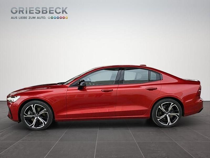 Gebraucht Volvo S60 Ultimate 250 PS (183 kW) 2023 Fusion red / metallic Limousine