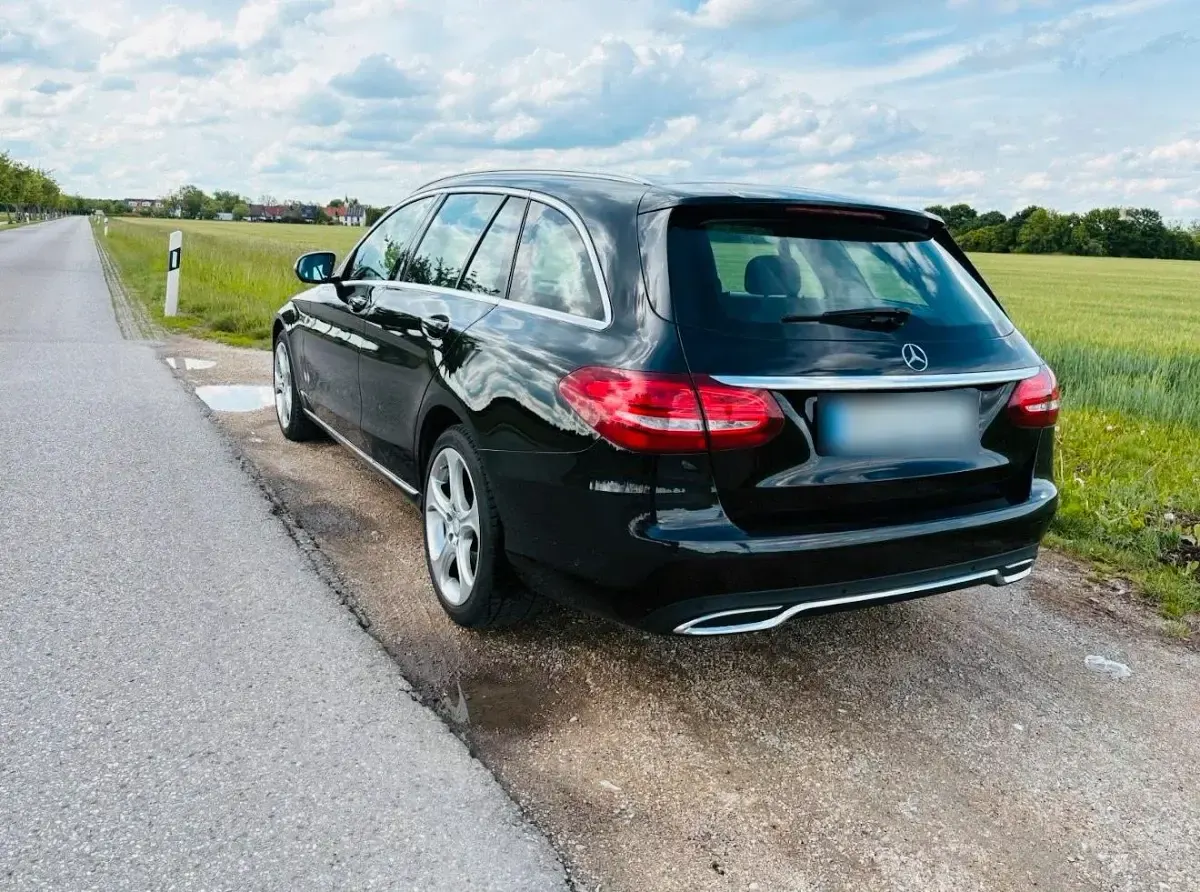 Gebraucht Mercedes C200 184 PS (135 kW) 2015 Schwarz Limousine