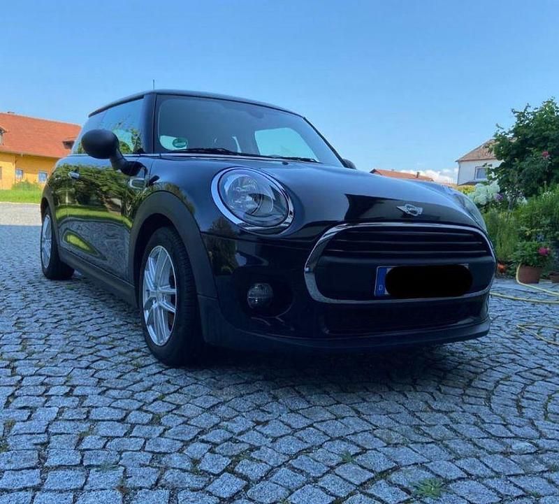 Second-hand Mini ONE 102 CP (75 kW) 2015 Negru Hatchback