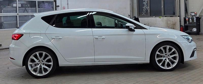 Second-hand Seat Leon FR 150 CP (110 kW) 2020 Alb Berlinǎ